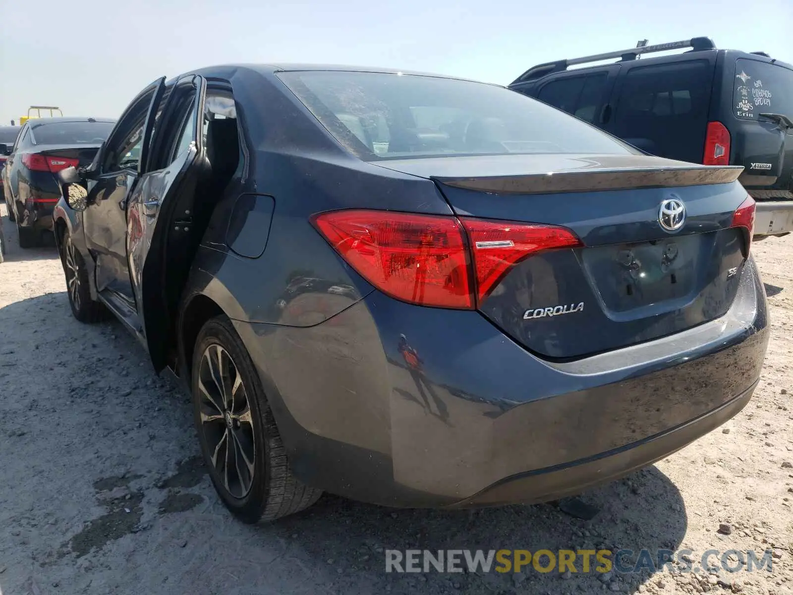 3 fotografías del automóvil dañado 5YFBURHE4KP890013 TOYOTA COROLLA 2019