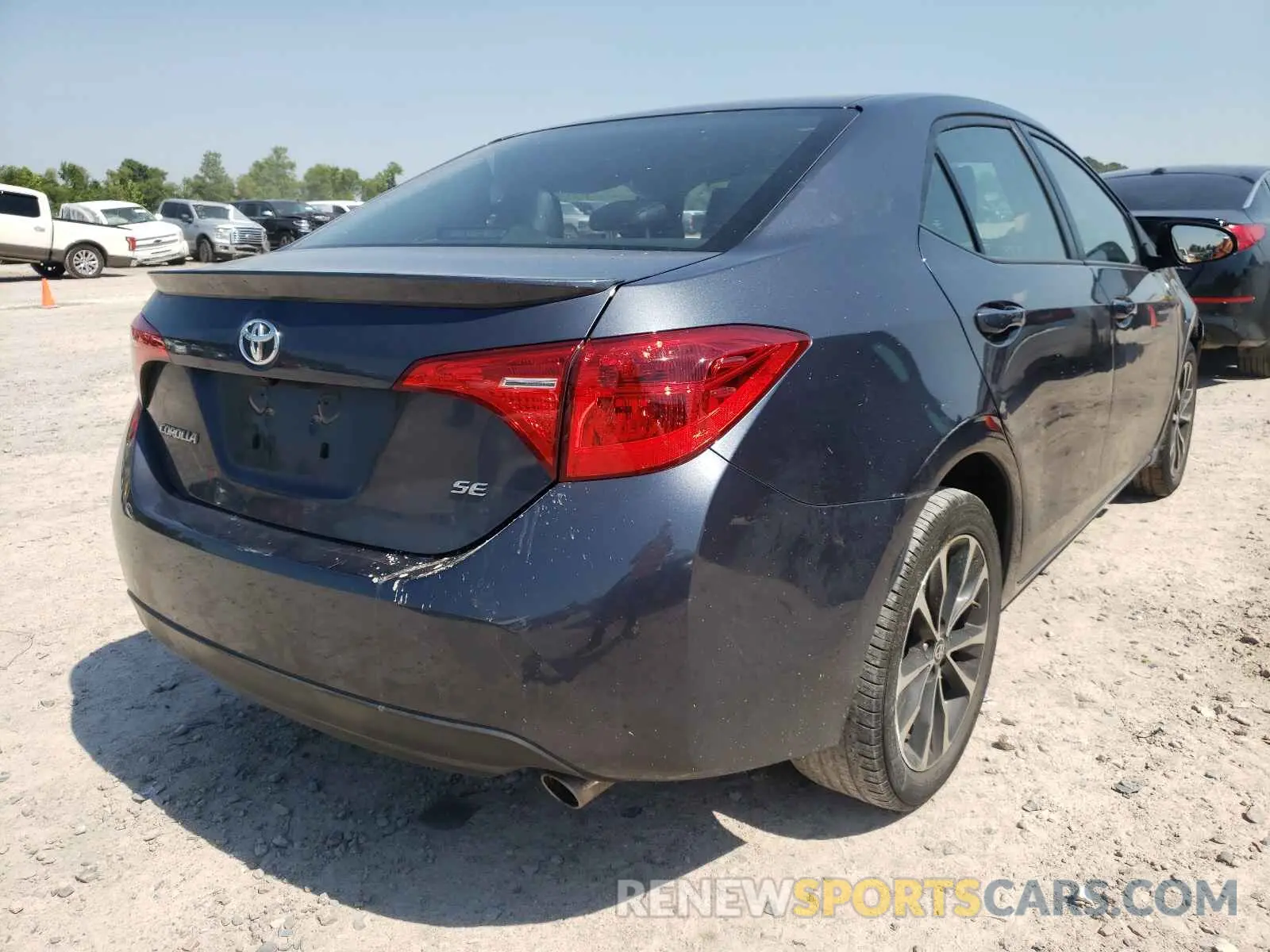 4 fotografías del automóvil dañado 5YFBURHE4KP890013 TOYOTA COROLLA 2019