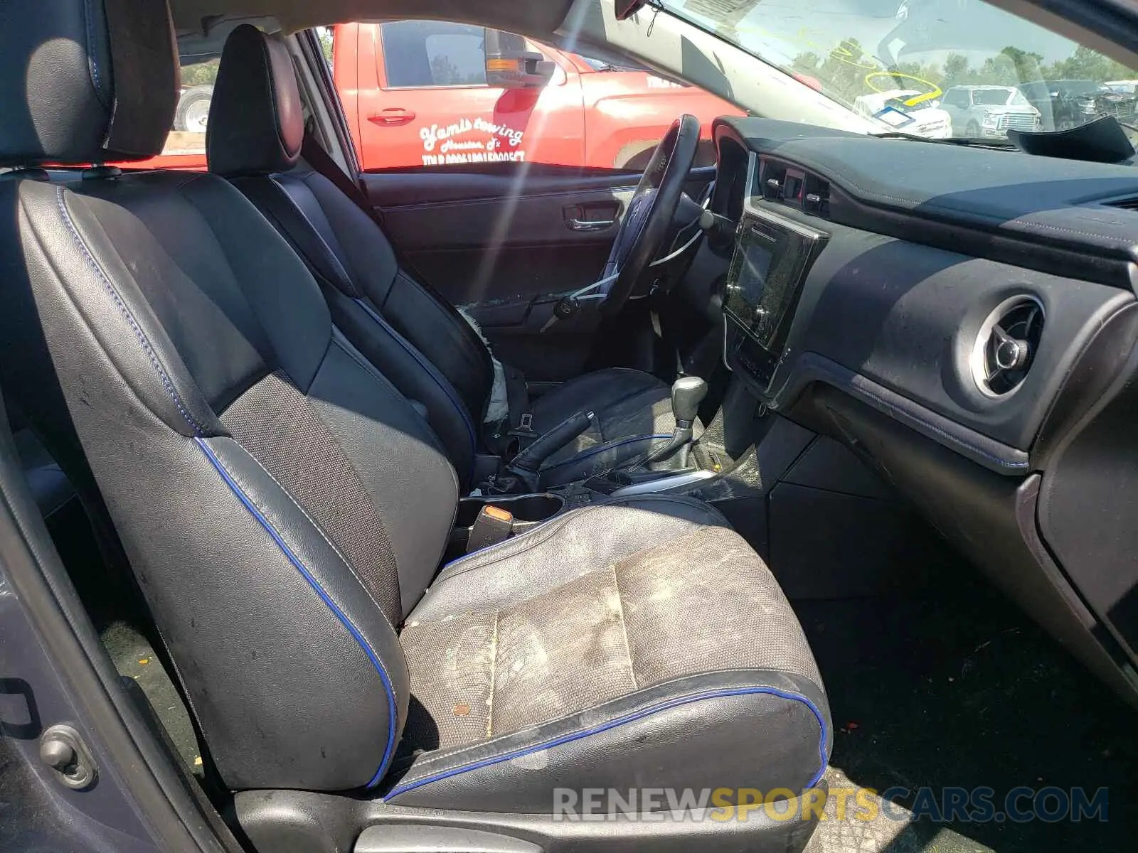 5 fotografías del automóvil dañado 5YFBURHE4KP890013 TOYOTA COROLLA 2019