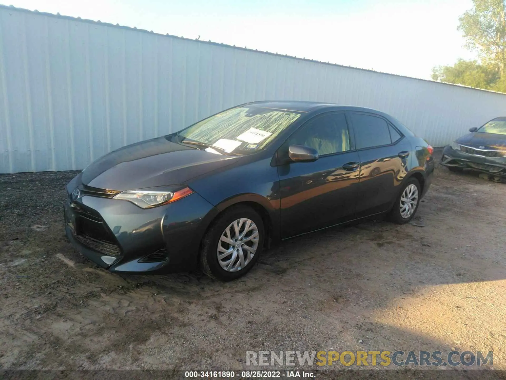 2 fotografías del automóvil dañado 5YFBURHE4KP891372 TOYOTA COROLLA 2019