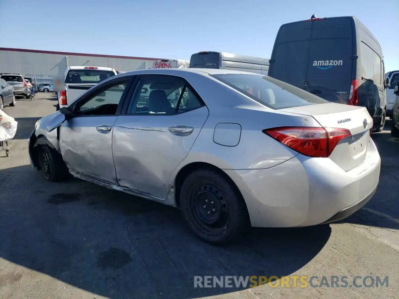 2 fotografías del automóvil dañado 5YFBURHE4KP891632 TOYOTA COROLLA 2019