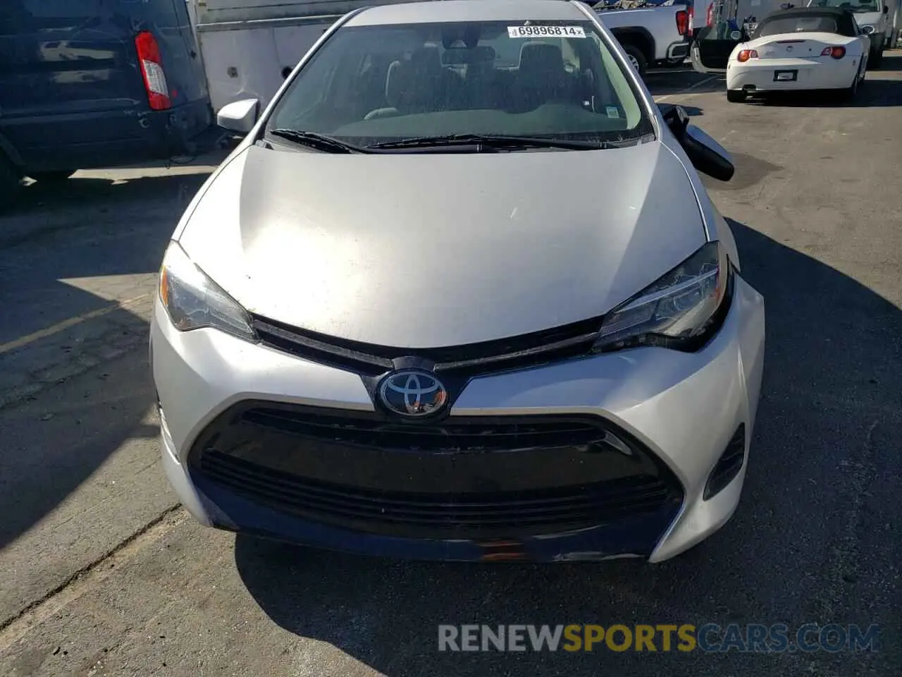 5 fotografías del automóvil dañado 5YFBURHE4KP891632 TOYOTA COROLLA 2019