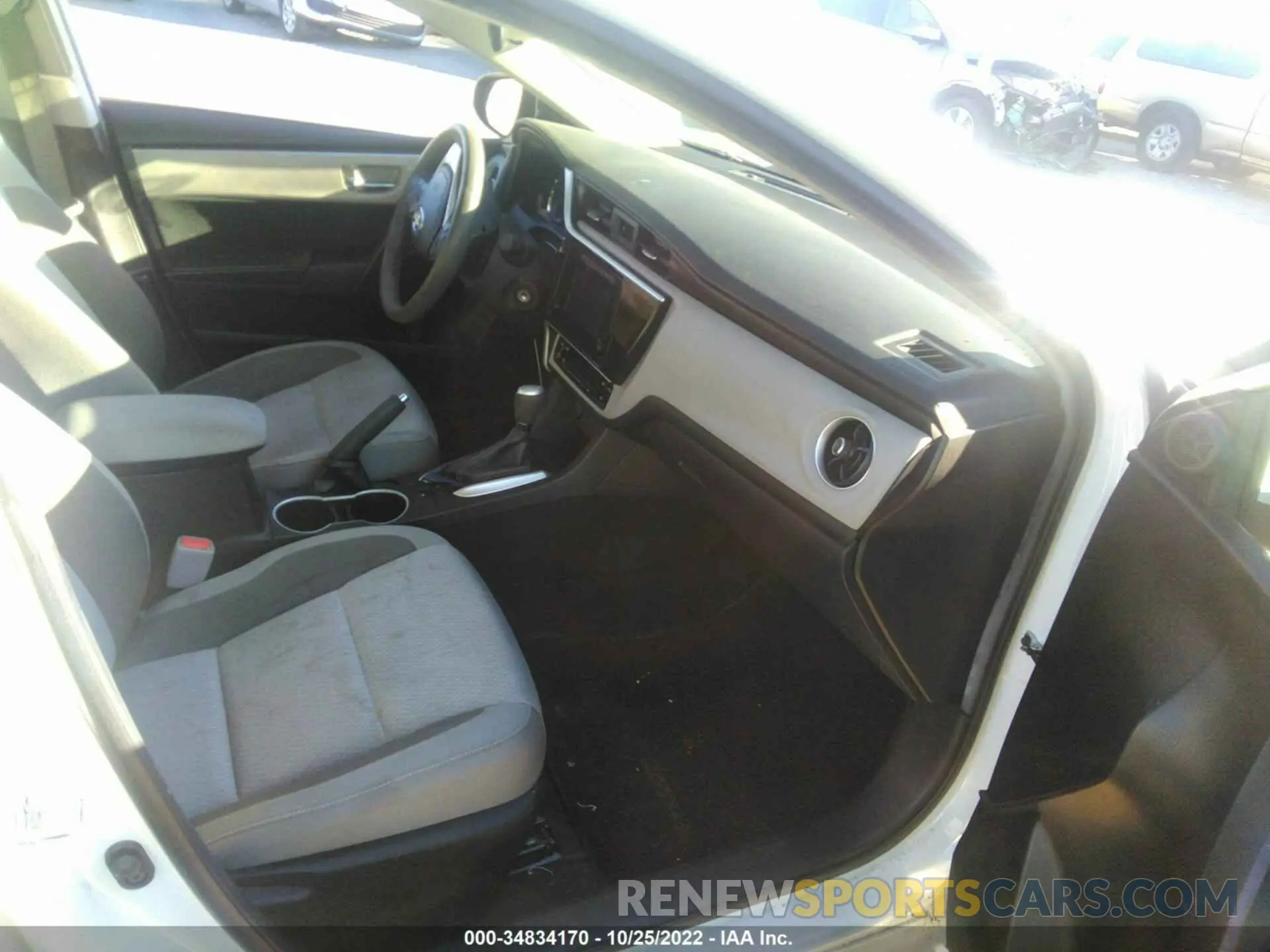 5 fotografías del automóvil dañado 5YFBURHE4KP897043 TOYOTA COROLLA 2019