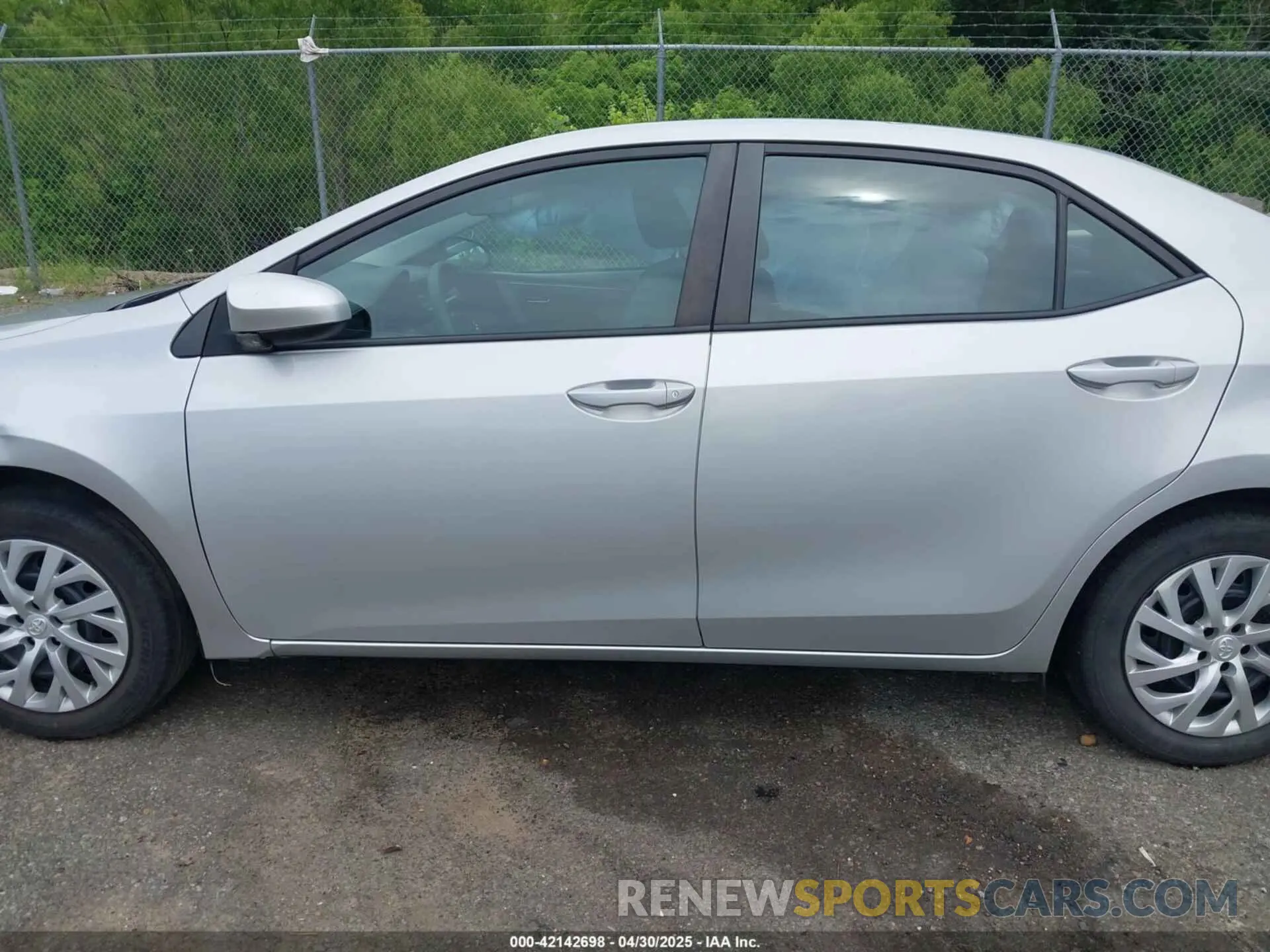 15 fotografías del automóvil dañado 5YFBURHE4KP898466 TOYOTA COROLLA 2019