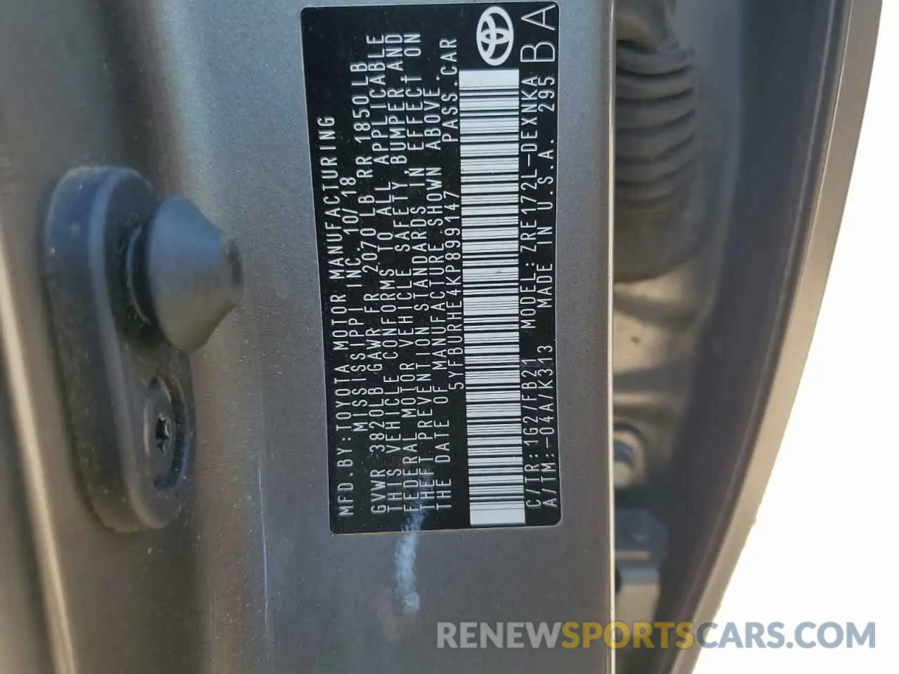12 fotografías del automóvil dañado 5YFBURHE4KP899147 TOYOTA COROLLA 2019
