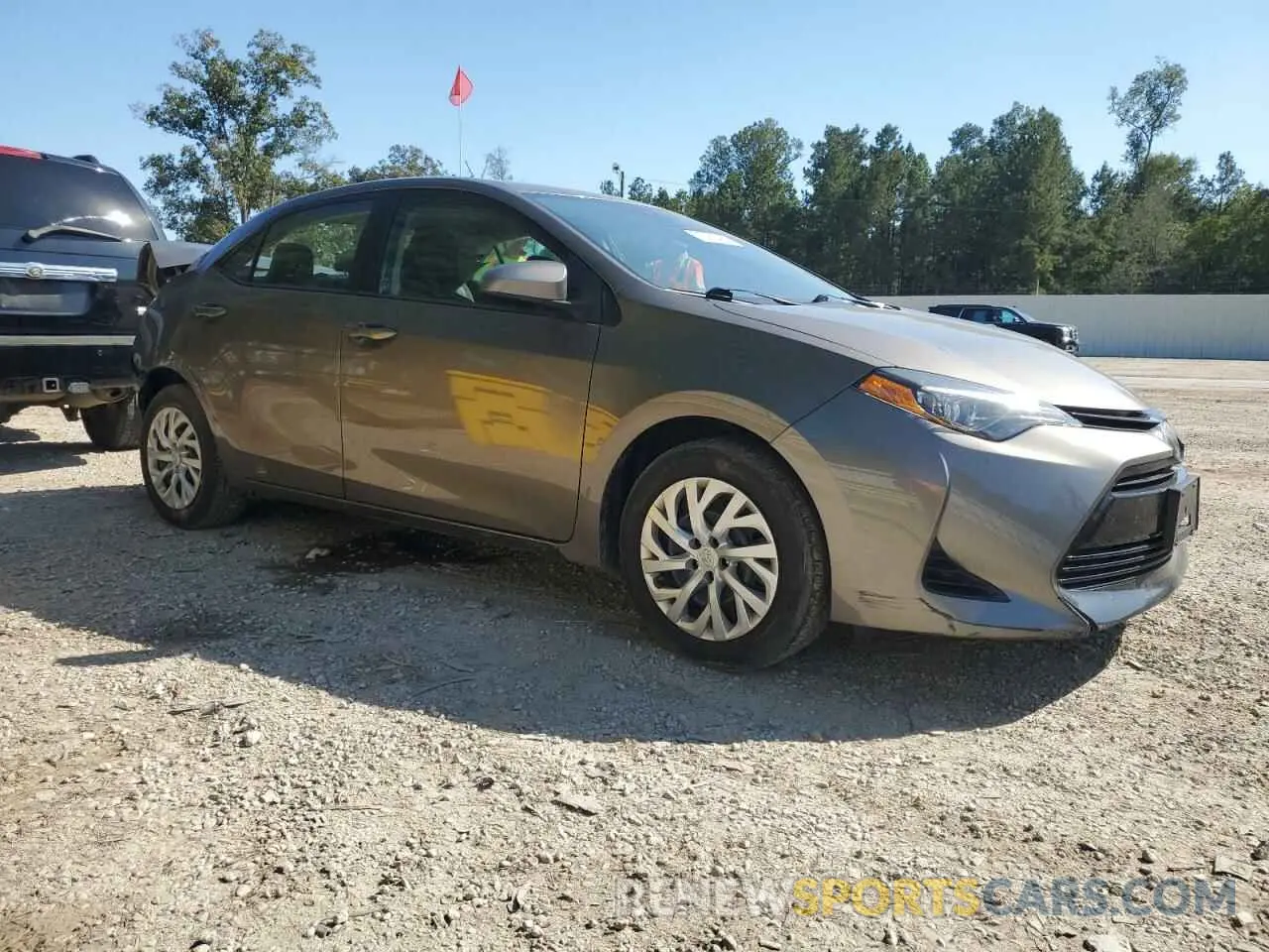 4 fotografías del automóvil dañado 5YFBURHE4KP899147 TOYOTA COROLLA 2019