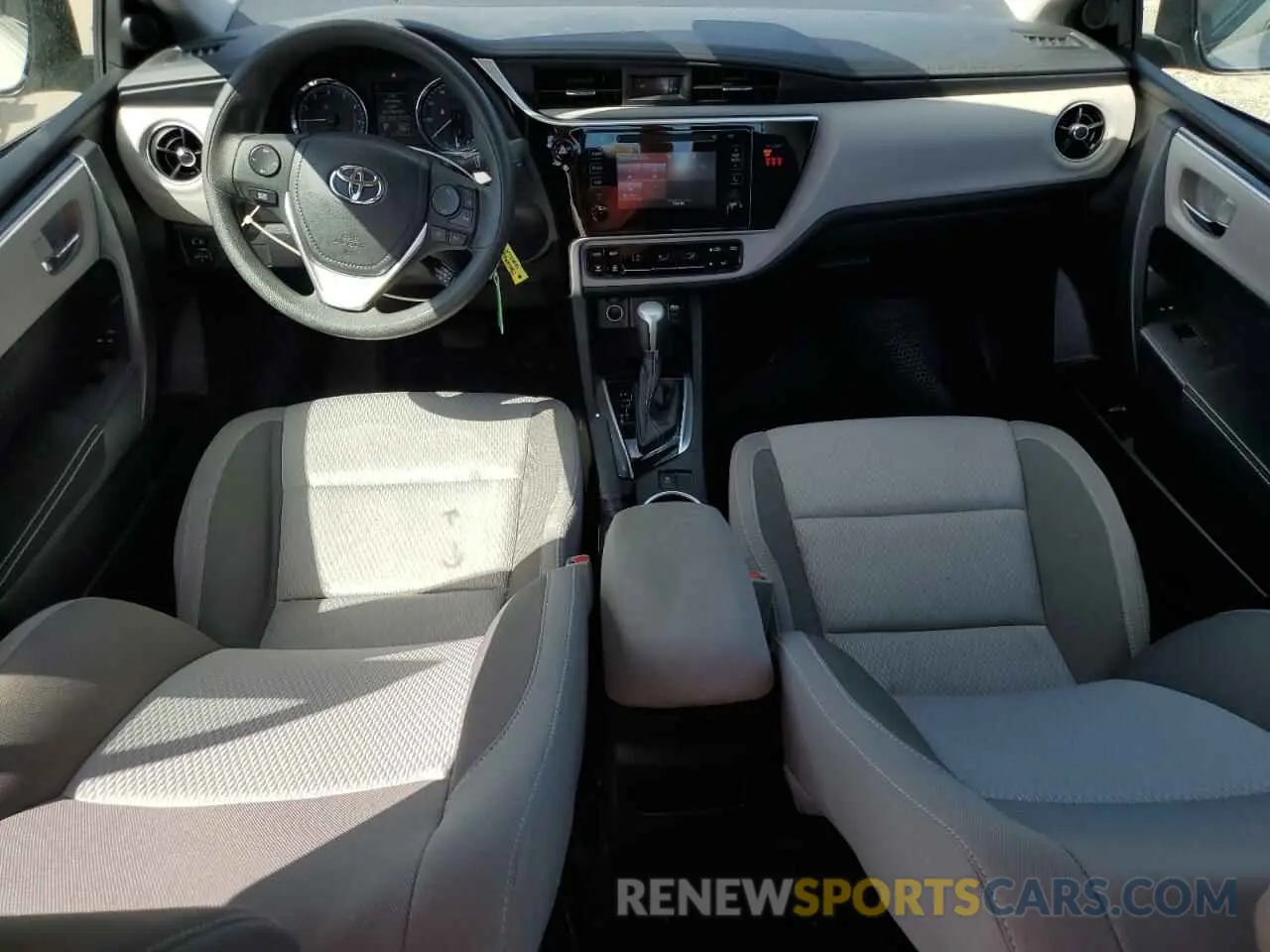 8 fotografías del automóvil dañado 5YFBURHE4KP899150 TOYOTA COROLLA 2019