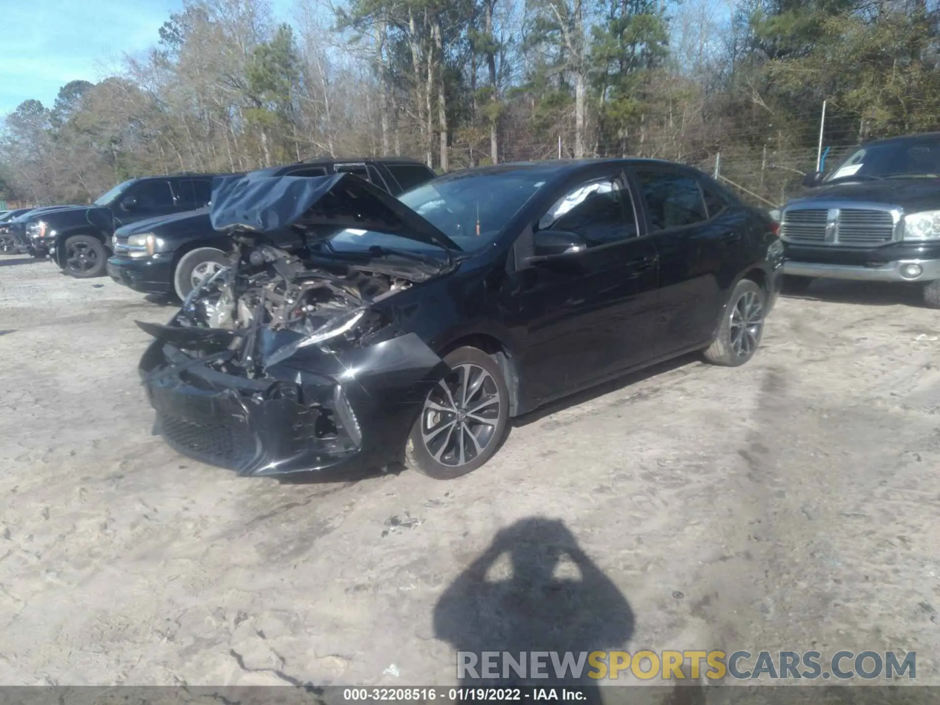 2 fotografías del automóvil dañado 5YFBURHE4KP901494 TOYOTA COROLLA 2019