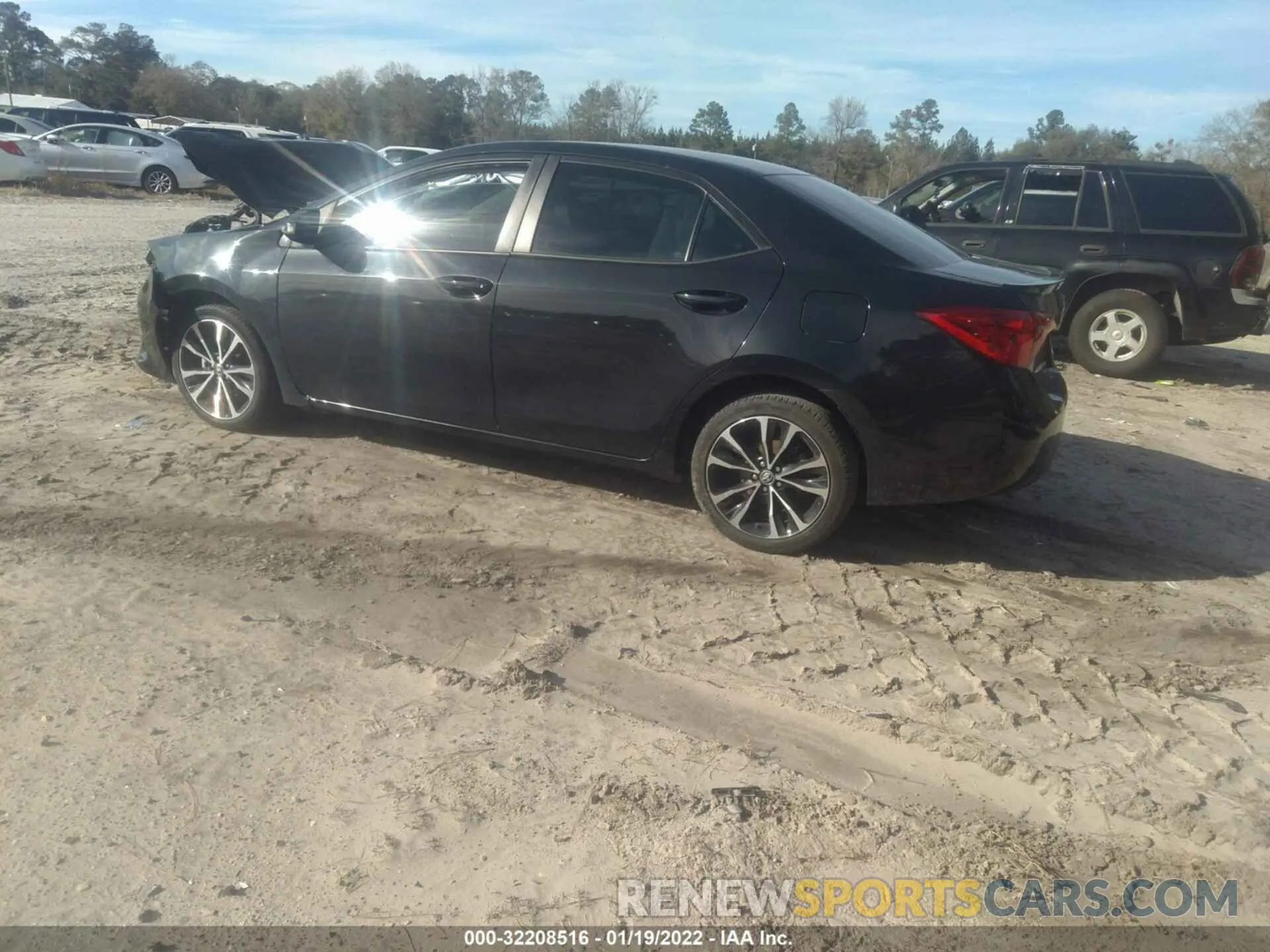 3 fotografías del automóvil dañado 5YFBURHE4KP901494 TOYOTA COROLLA 2019