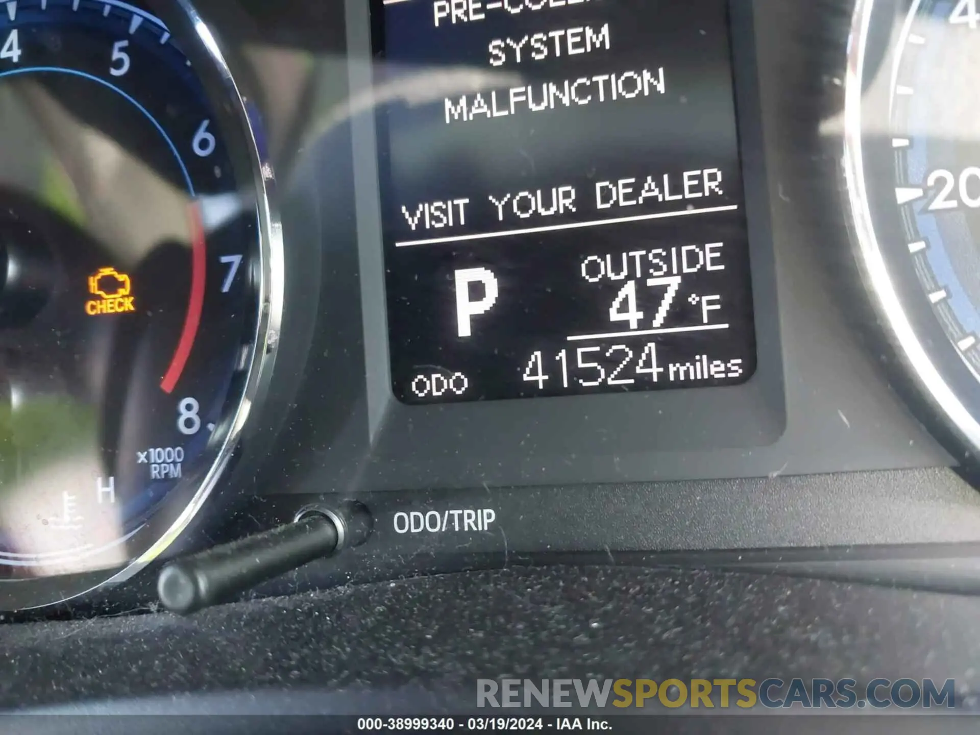 15 fotografías del automóvil dañado 5YFBURHE4KP902645 TOYOTA COROLLA 2019