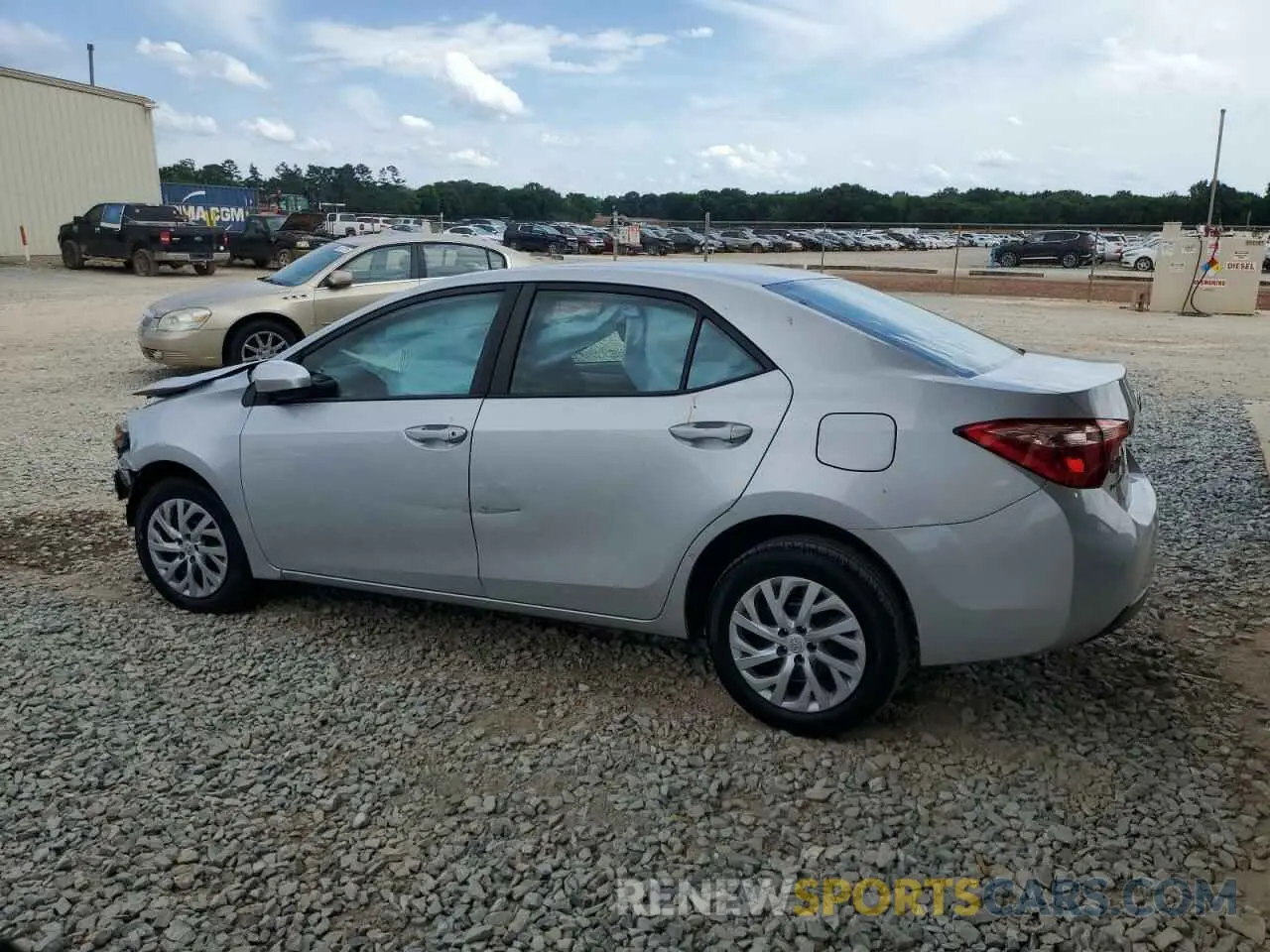 2 fotografías del automóvil dañado 5YFBURHE4KP903634 TOYOTA COROLLA 2019