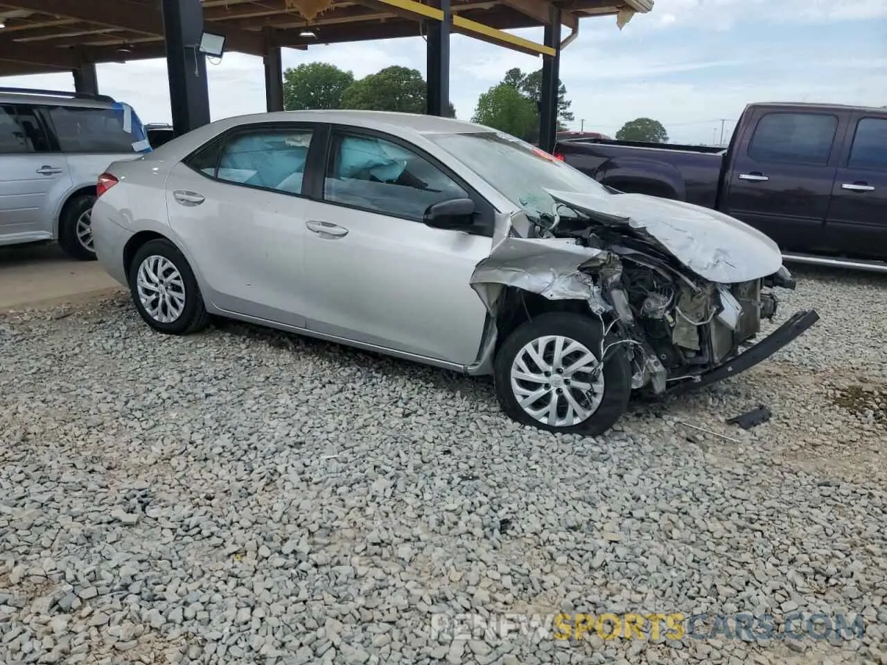4 fotografías del automóvil dañado 5YFBURHE4KP903634 TOYOTA COROLLA 2019