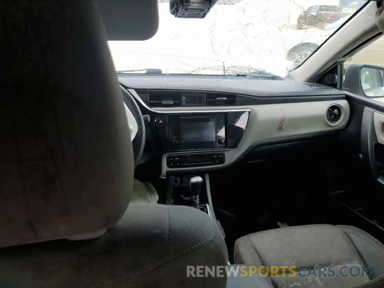 8 fotografías del automóvil dañado 5YFBURHE4KP903634 TOYOTA COROLLA 2019