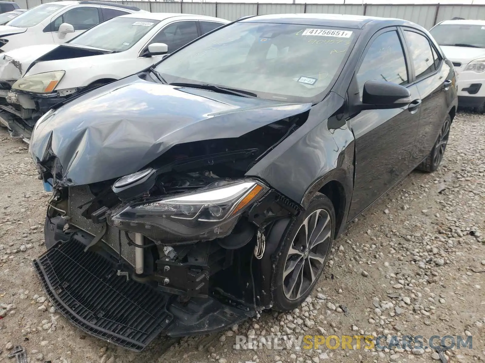 2 fotografías del automóvil dañado 5YFBURHE4KP904573 TOYOTA COROLLA 2019