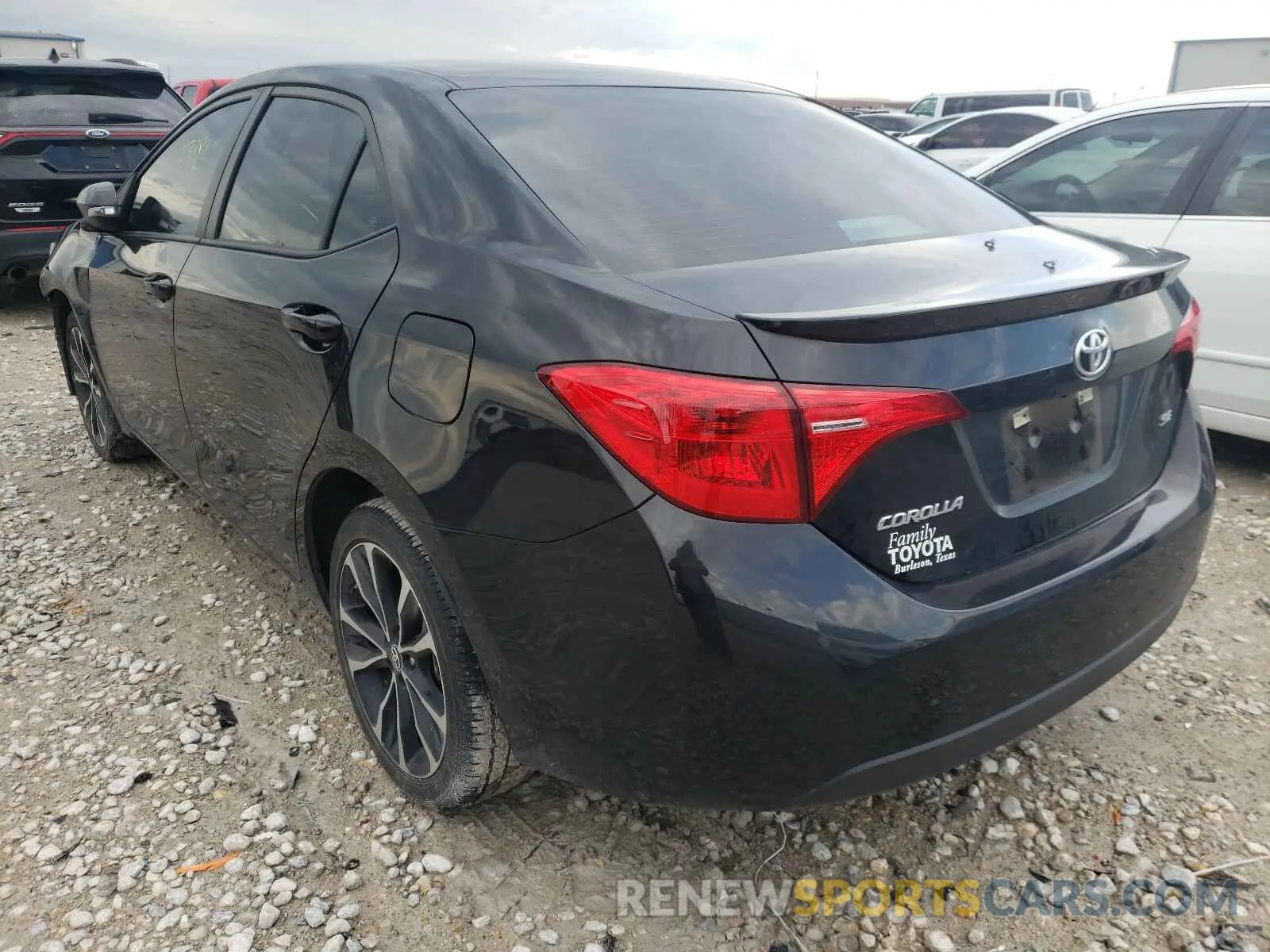 3 fotografías del automóvil dañado 5YFBURHE4KP904573 TOYOTA COROLLA 2019