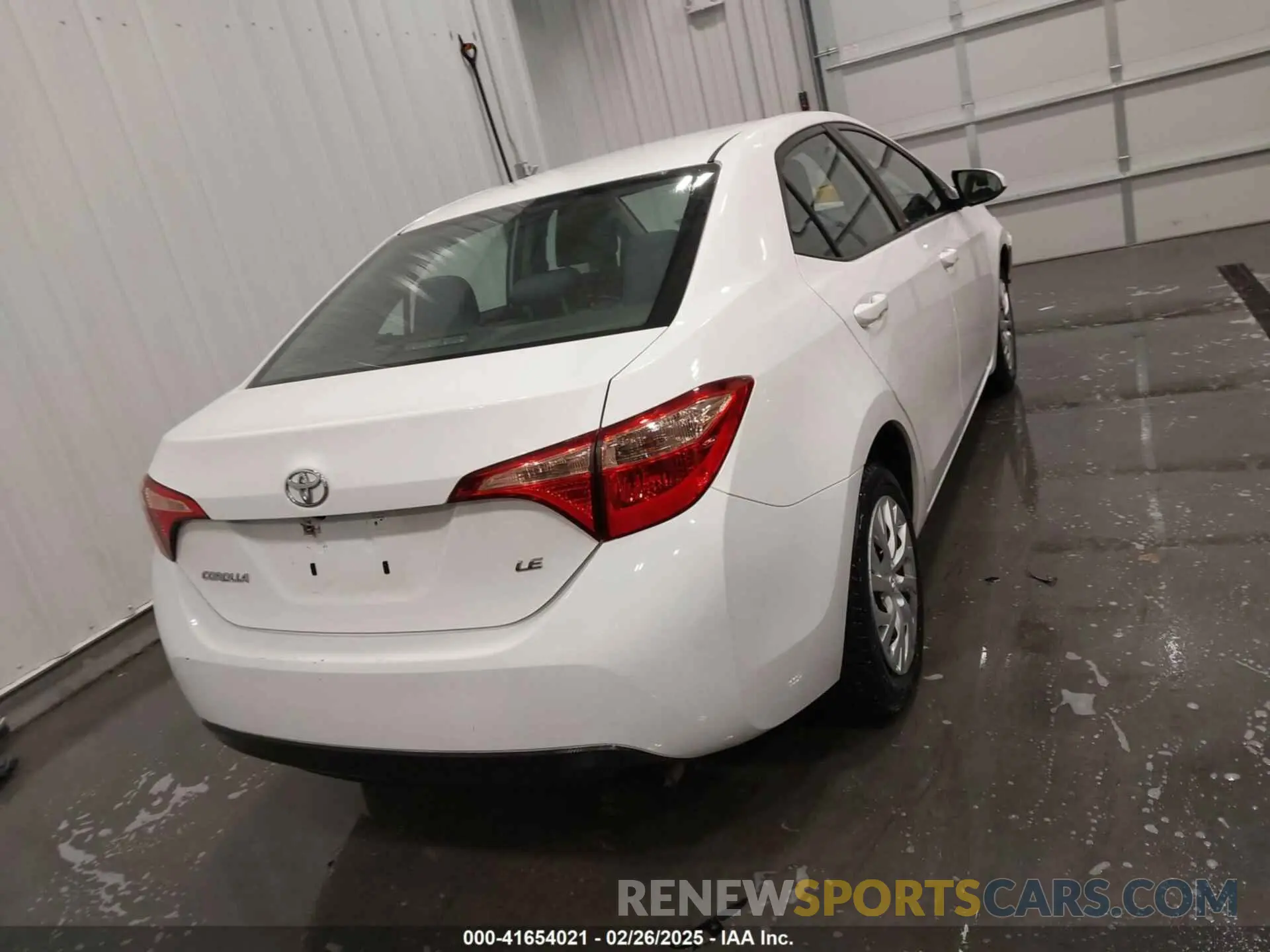 16 fotografías del automóvil dañado 5YFBURHE4KP904766 TOYOTA COROLLA 2019