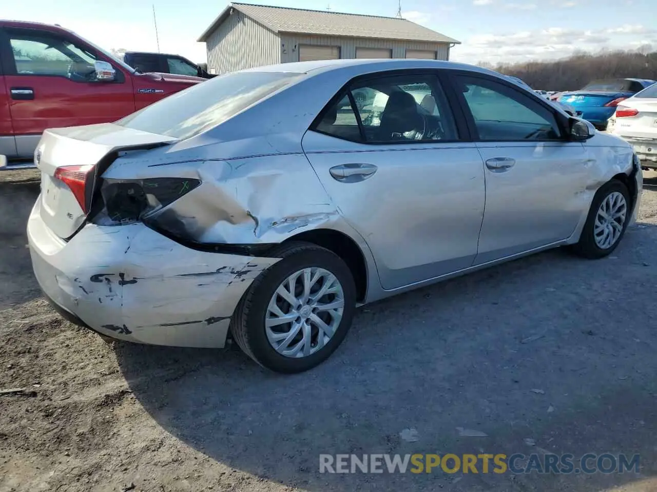 3 fotografías del automóvil dañado 5YFBURHE4KP905674 TOYOTA COROLLA 2019