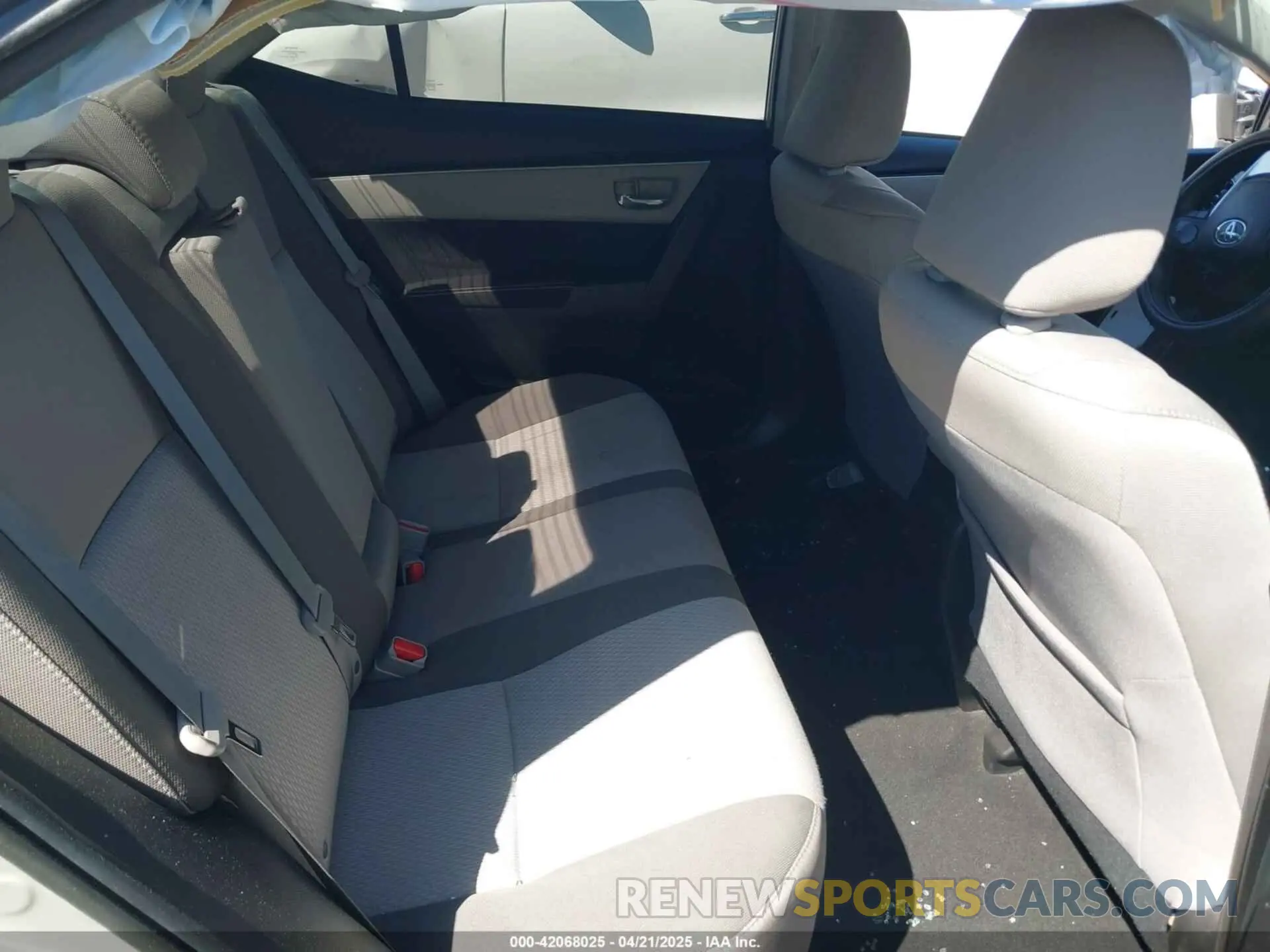 8 fotografías del automóvil dañado 5YFBURHE4KP907117 TOYOTA COROLLA 2019