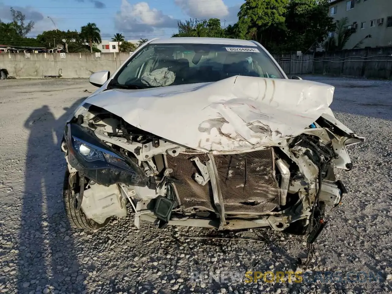 5 fotografías del automóvil dañado 5YFBURHE4KP907585 TOYOTA COROLLA 2019