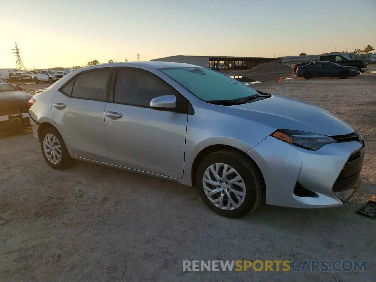4 fotografías del automóvil dañado 5YFBURHE4KP912625 TOYOTA COROLLA 2019