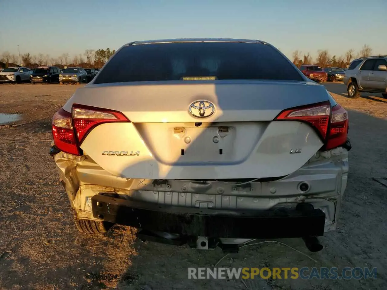6 fotografías del automóvil dañado 5YFBURHE4KP912625 TOYOTA COROLLA 2019