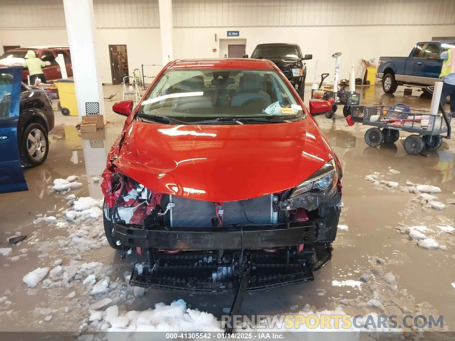 12 fotografías del automóvil dañado 5YFBURHE4KP913645 TOYOTA COROLLA 2019