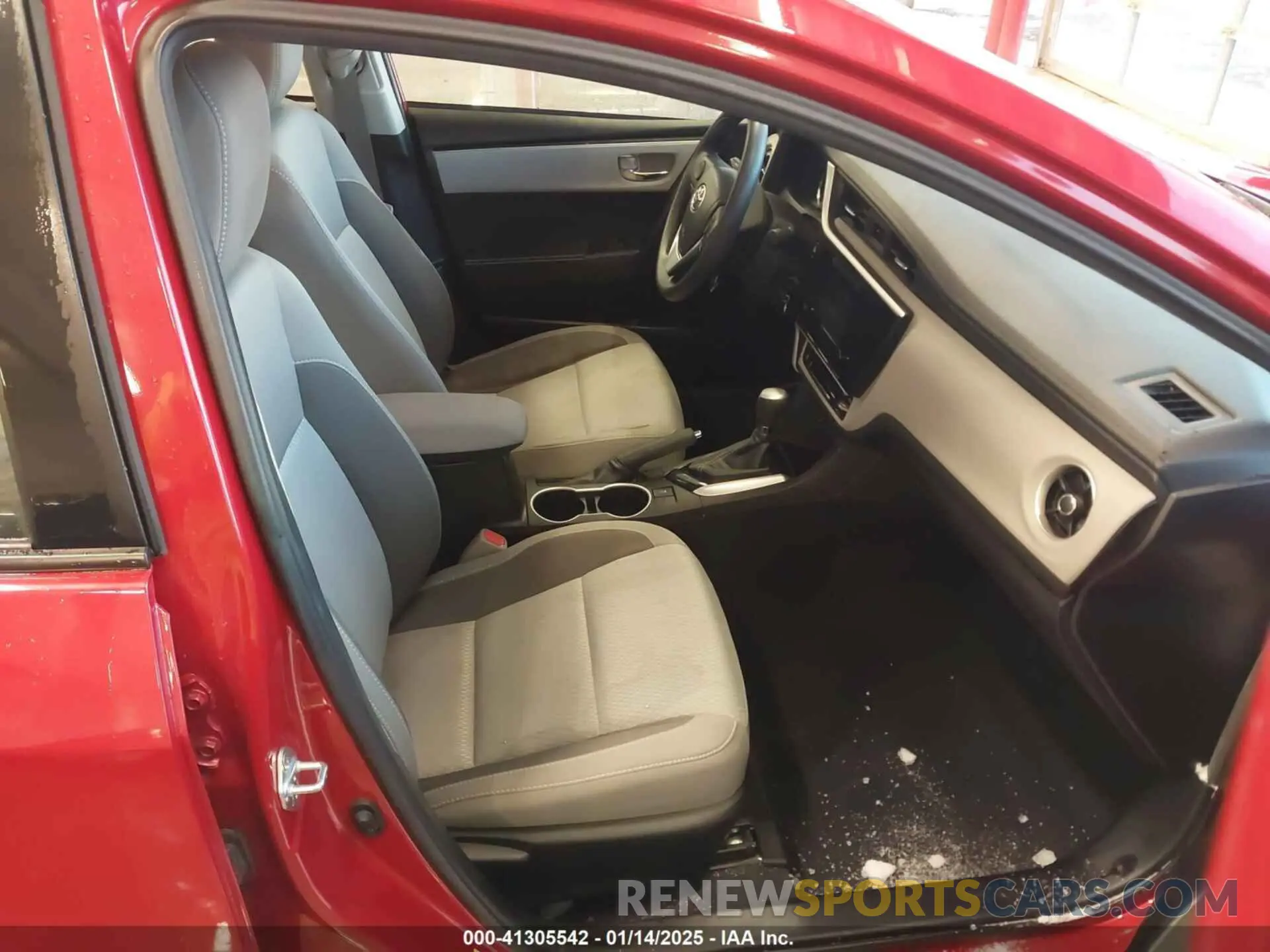 5 fotografías del automóvil dañado 5YFBURHE4KP913645 TOYOTA COROLLA 2019
