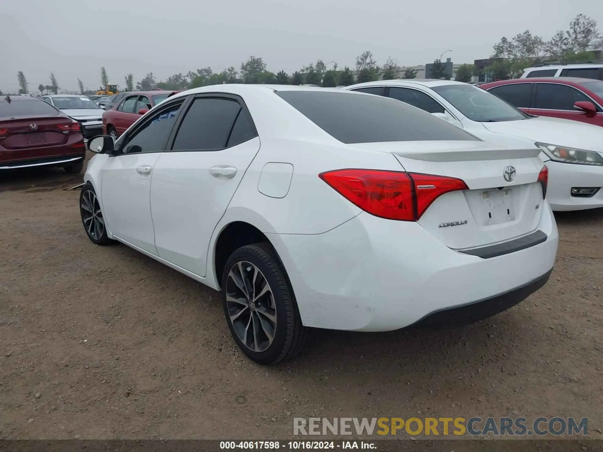 3 fotografías del automóvil dañado 5YFBURHE4KP914777 TOYOTA COROLLA 2019