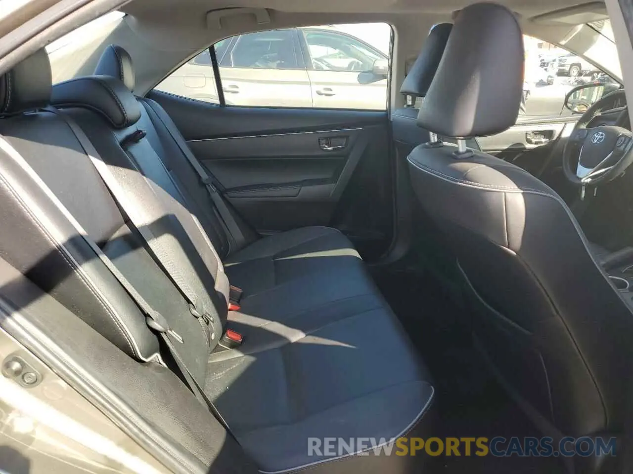 10 fotografías del automóvil dañado 5YFBURHE4KP922992 TOYOTA COROLLA 2019