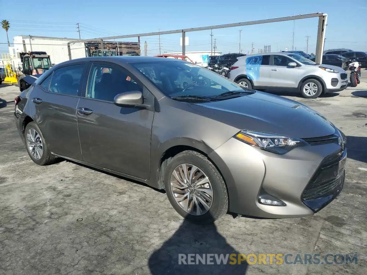 4 fotografías del automóvil dañado 5YFBURHE4KP922992 TOYOTA COROLLA 2019