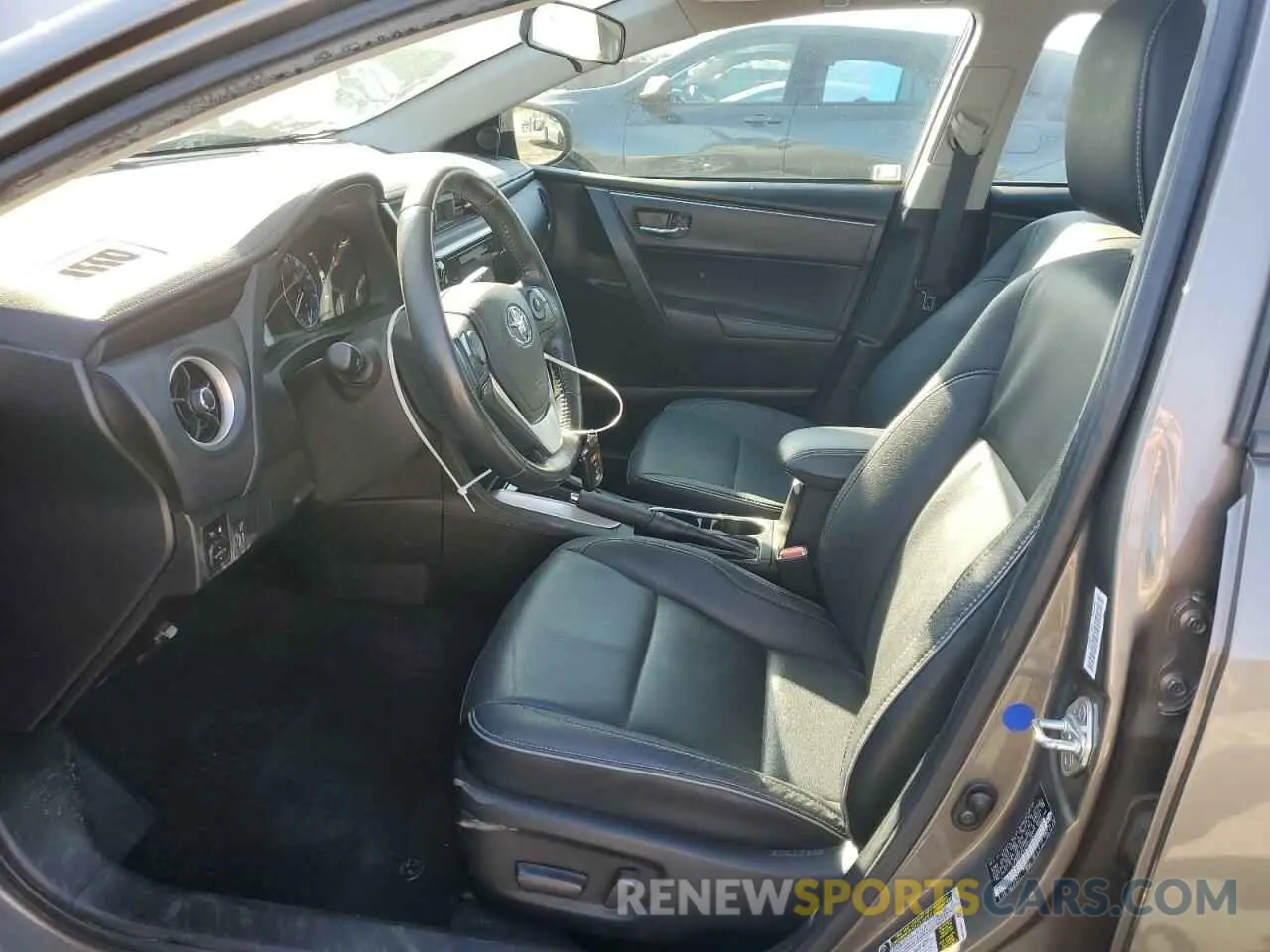 7 fotografías del automóvil dañado 5YFBURHE4KP922992 TOYOTA COROLLA 2019