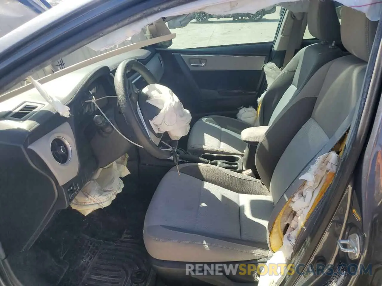 7 fotografías del automóvil dañado 5YFBURHE4KP929053 TOYOTA COROLLA 2019