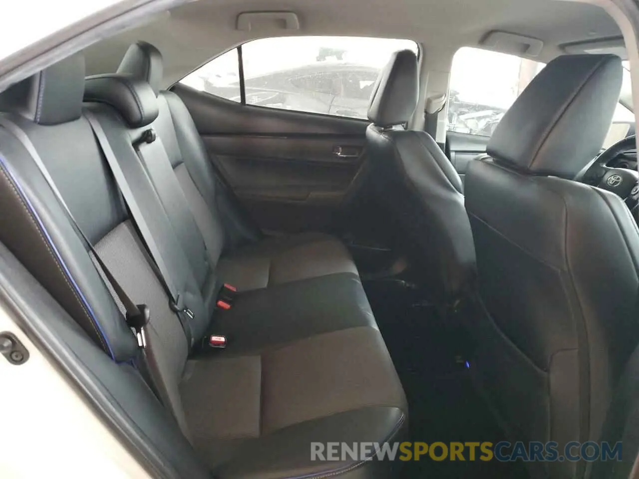 10 fotografías del automóvil dañado 5YFBURHE4KP930221 TOYOTA COROLLA 2019