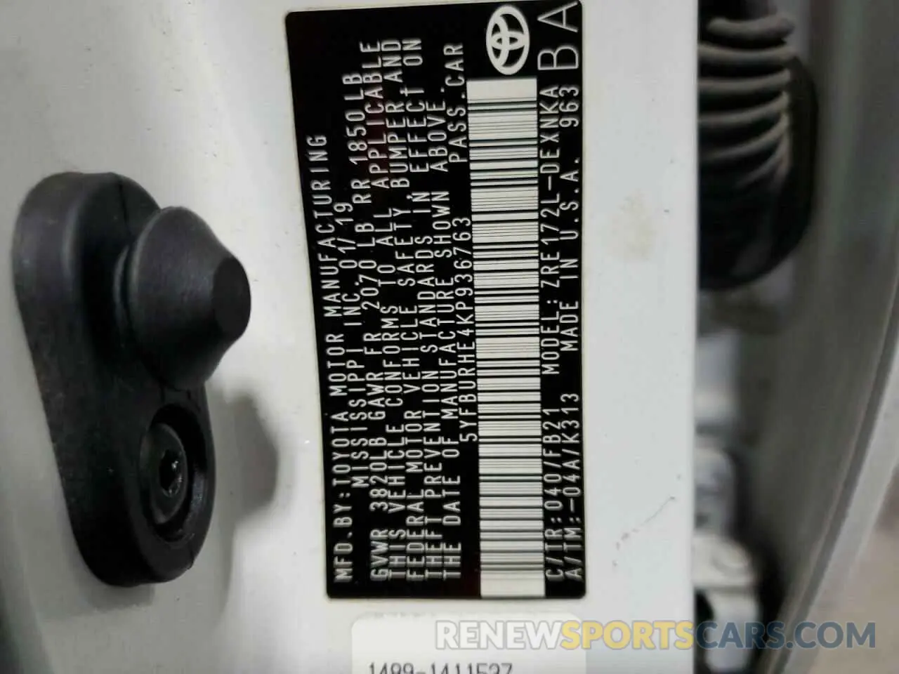 10 fotografías del automóvil dañado 5YFBURHE4KP936763 TOYOTA COROLLA 2019