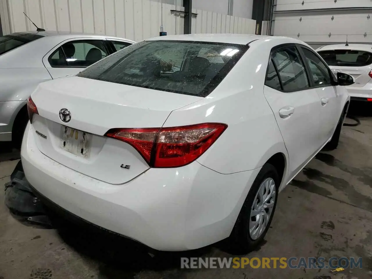 4 fotografías del automóvil dañado 5YFBURHE4KP936763 TOYOTA COROLLA 2019