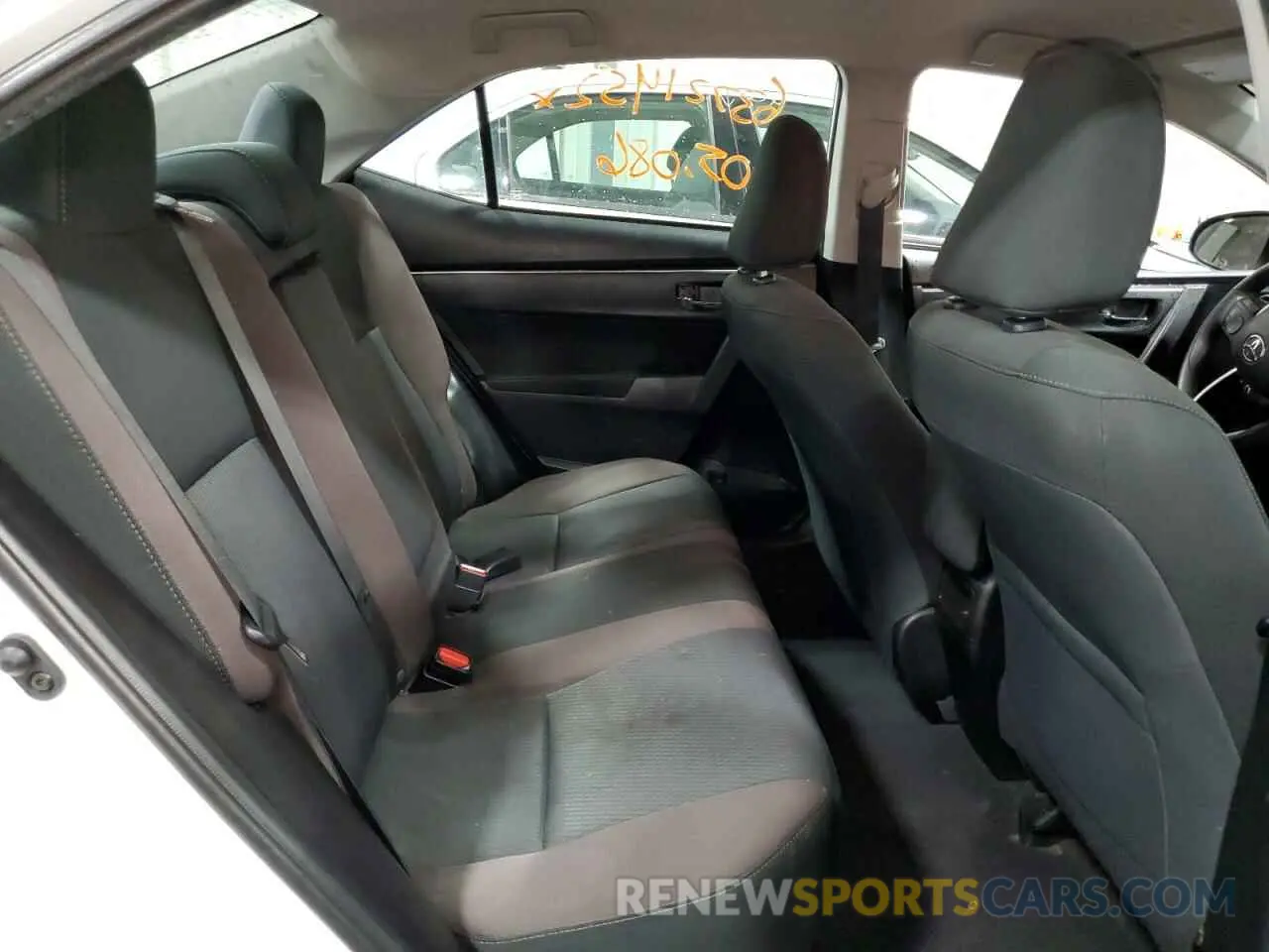 6 fotografías del automóvil dañado 5YFBURHE4KP936763 TOYOTA COROLLA 2019
