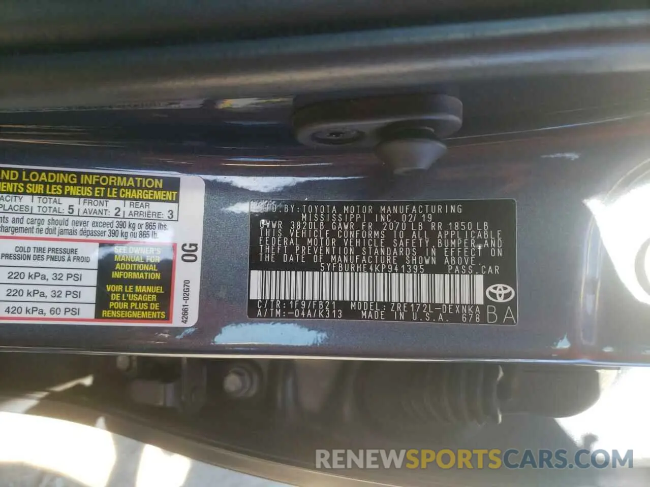 10 fotografías del automóvil dañado 5YFBURHE4KP941395 TOYOTA COROLLA 2019