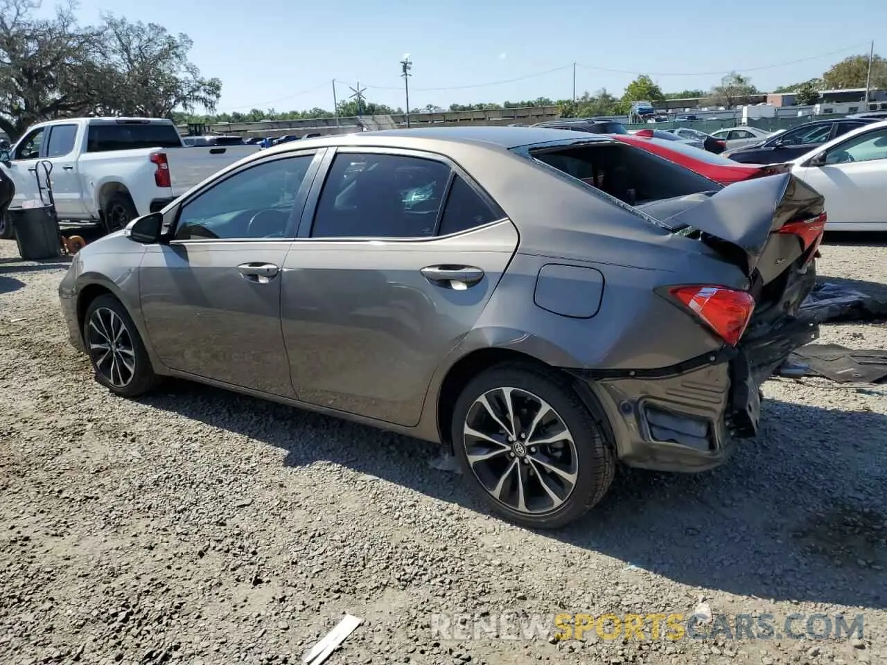 2 fotografías del automóvil dañado 5YFBURHE4KP947794 TOYOTA COROLLA 2019