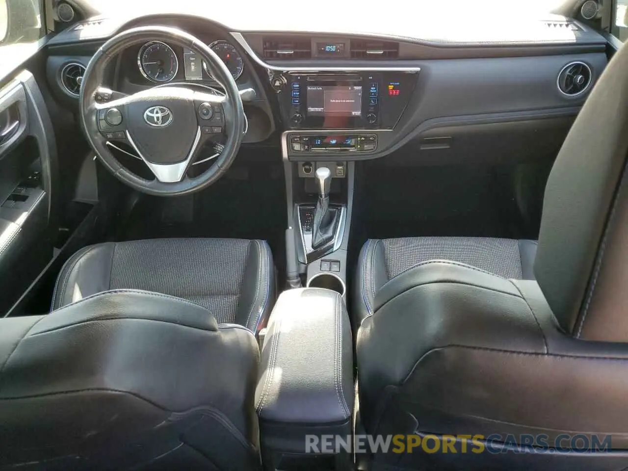 8 fotografías del automóvil dañado 5YFBURHE4KP947794 TOYOTA COROLLA 2019