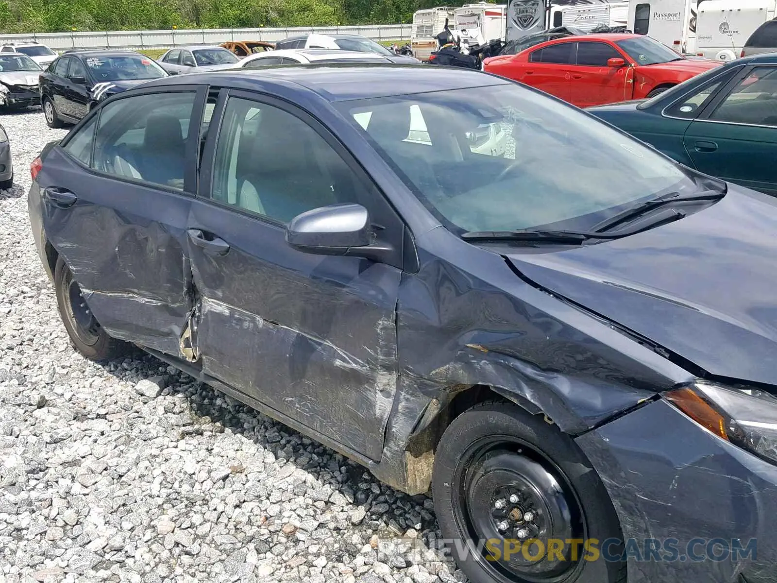 9 fotografías del automóvil dañado 5YFBURHE5KP860163 TOYOTA COROLLA 2019