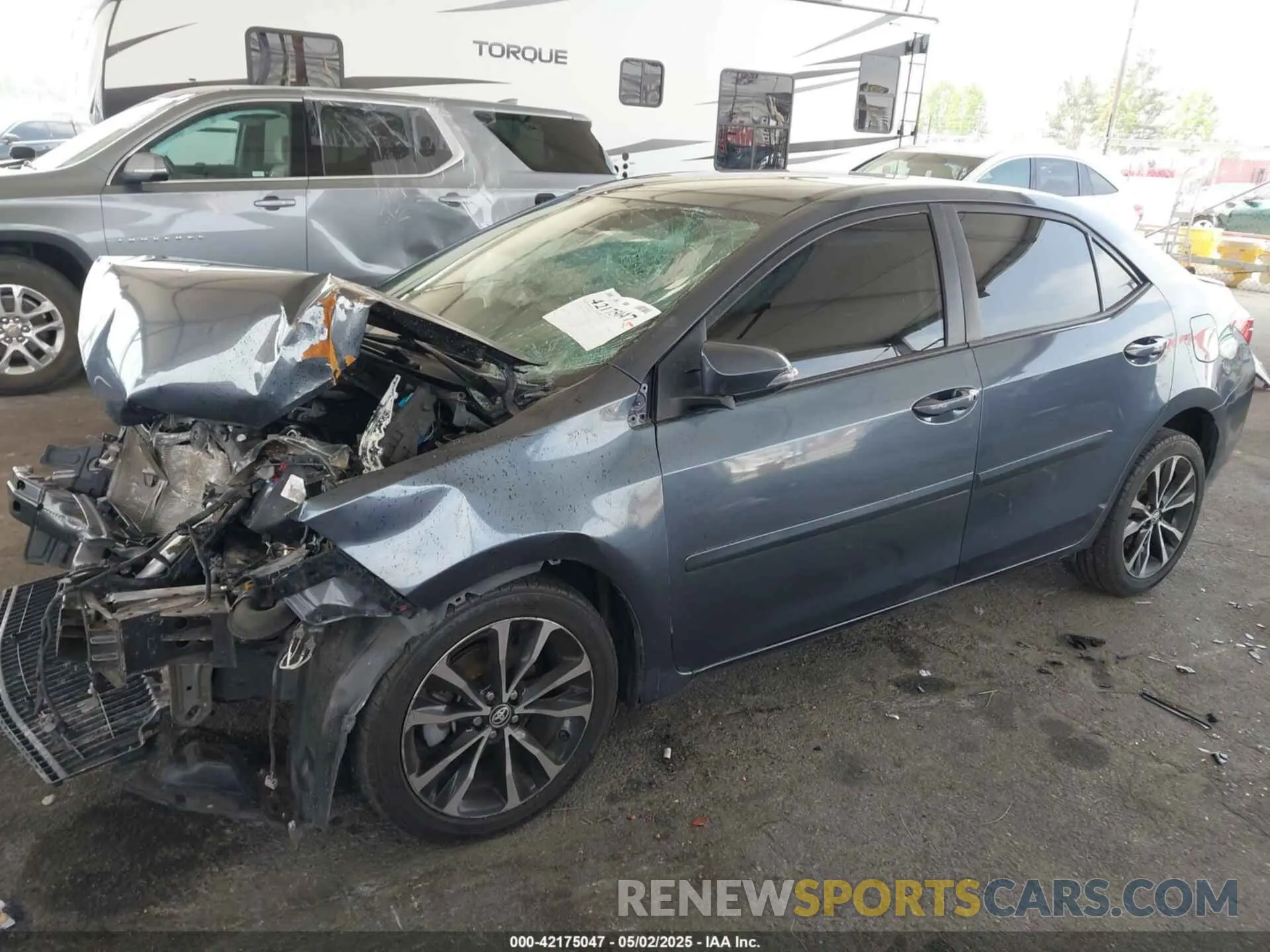 2 fotografías del automóvil dañado 5YFBURHE5KP862334 TOYOTA COROLLA 2019