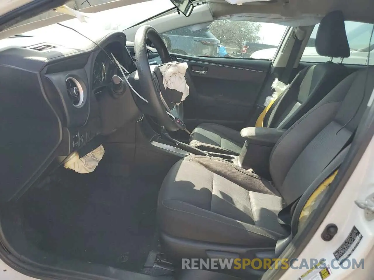 7 fotografías del automóvil dañado 5YFBURHE5KP868411 TOYOTA COROLLA 2019