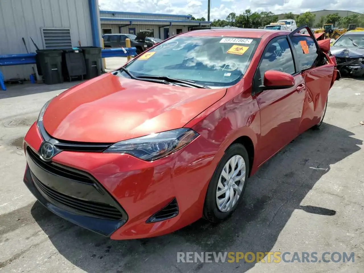 2 fotografías del automóvil dañado 5YFBURHE5KP868473 TOYOTA COROLLA 2019