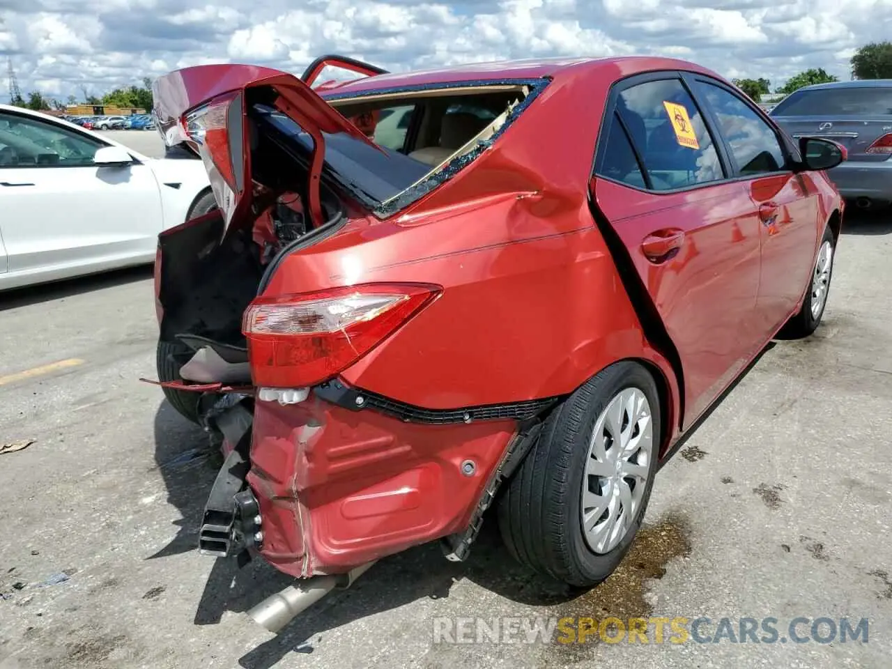 4 fotografías del automóvil dañado 5YFBURHE5KP868473 TOYOTA COROLLA 2019