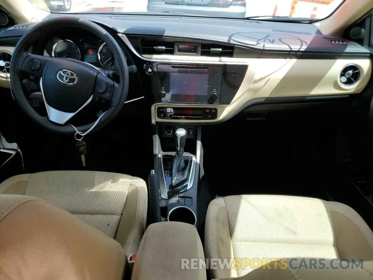 9 fotografías del automóvil dañado 5YFBURHE5KP868473 TOYOTA COROLLA 2019