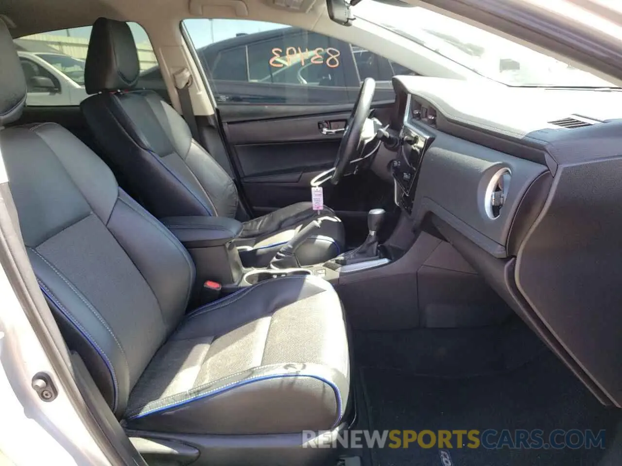5 fotografías del automóvil dañado 5YFBURHE5KP872961 TOYOTA COROLLA 2019