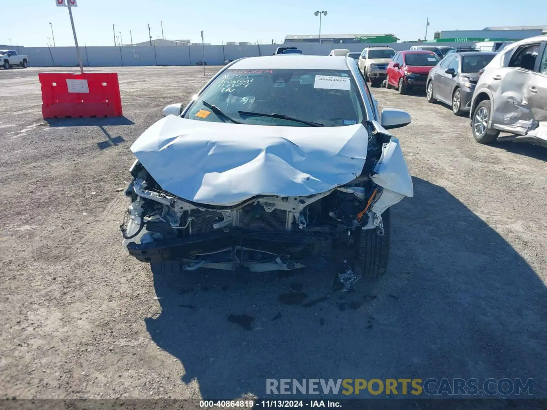 13 fotografías del automóvil dañado 5YFBURHE5KP883782 TOYOTA COROLLA 2019