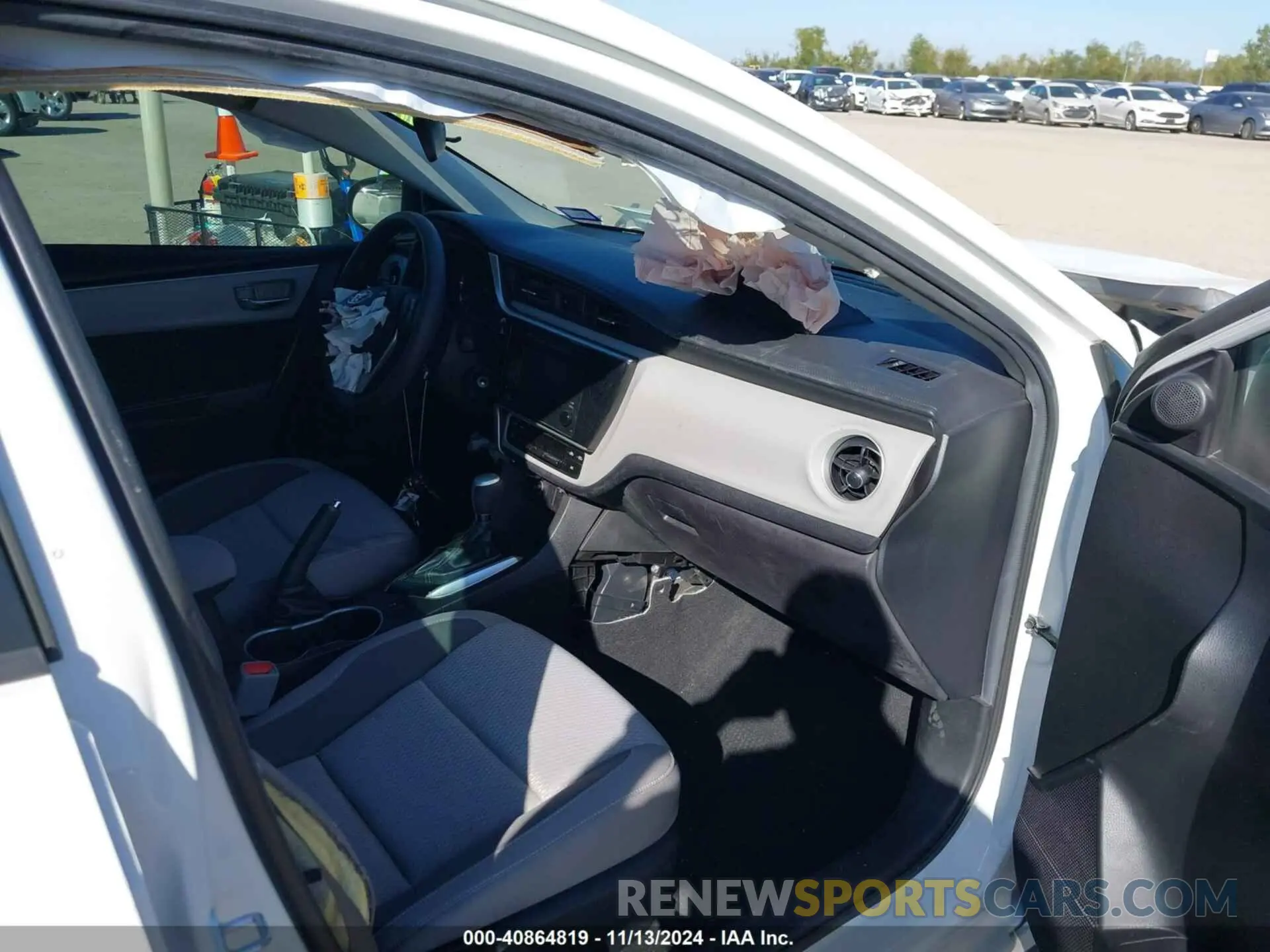 5 fotografías del automóvil dañado 5YFBURHE5KP883782 TOYOTA COROLLA 2019