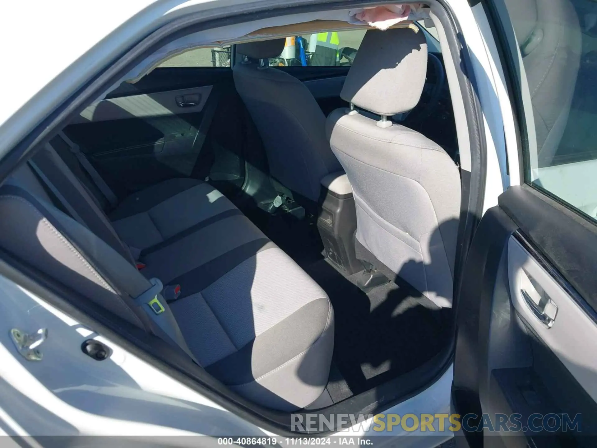 8 fotografías del automóvil dañado 5YFBURHE5KP883782 TOYOTA COROLLA 2019