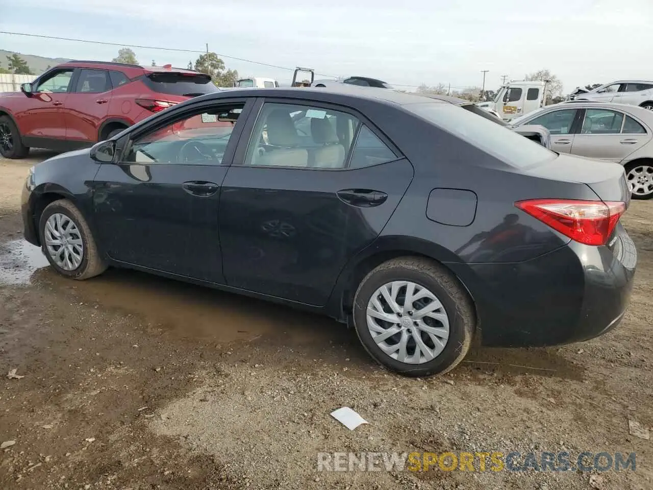 2 fotografías del automóvil dañado 5YFBURHE5KP884141 TOYOTA COROLLA 2019